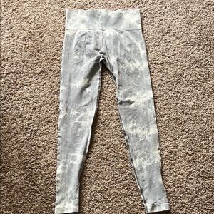 Gray Stretchy Leggings with Mottled Pattern